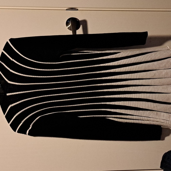 Sweater - Picture 3 of 3